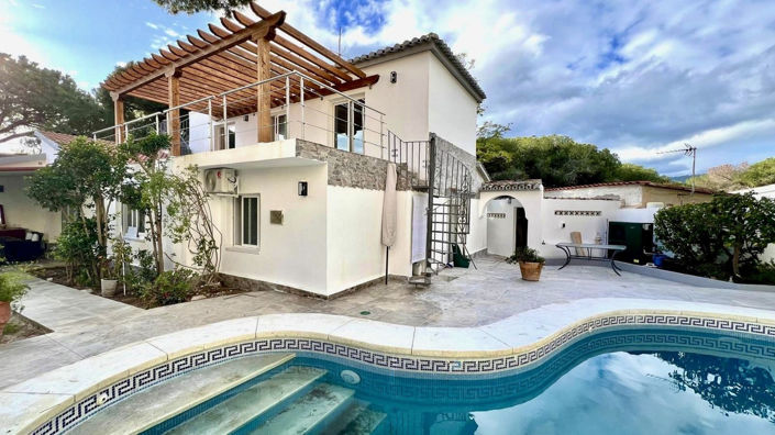 Image No.1-Villa de 4 chambres à vendre à Marbesa