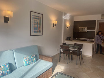 13-5fd73dea700db77384c091ca9818b1a9