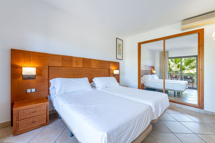 Image No.10-1 Bed Apartment for sale