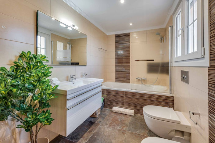 Image No.17-6 Bed Villa for sale