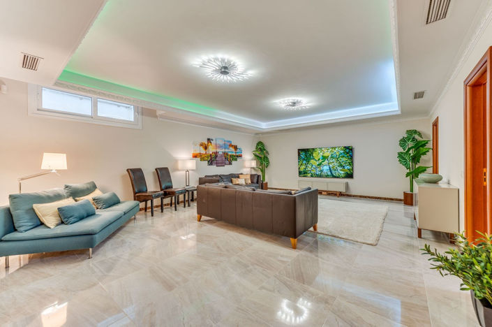 Image No.25-6 Bed Villa for sale