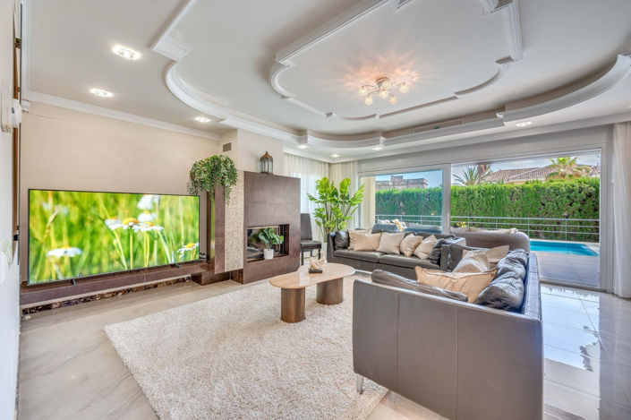 Image No.7-6 Bed Villa for sale