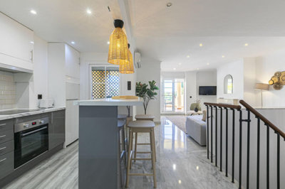 2-5bd7b9d04b45e33852eaf0ec6670150d