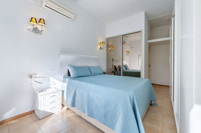 11-20939a0134ad724a8cb2a801094d15a4