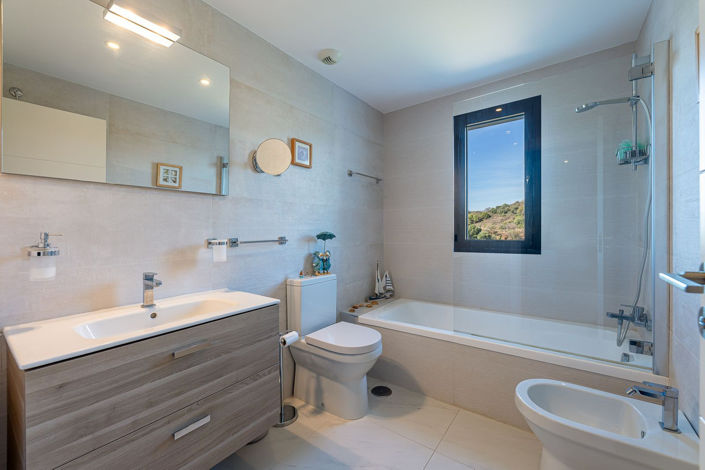 Image No.21-4 Bed Apartment for sale