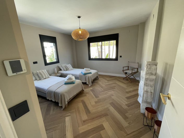 Image No.20-7 Bed Villa for sale