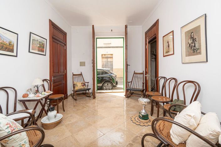 Image No.1-6 Bed Village House for sale