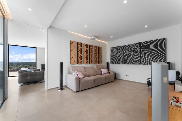 Image No.23-6 Bed Villa for sale