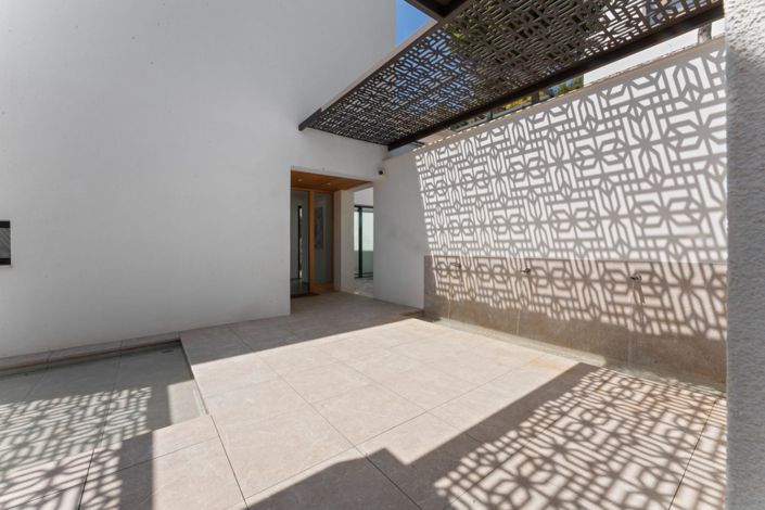 Image No.10-6 Bed Villa for sale