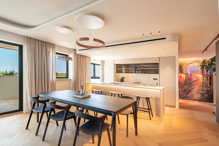 Image No.12-4 Bed Flat for sale