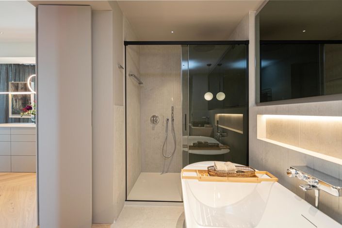 Image No.35-4 Bed Flat for sale