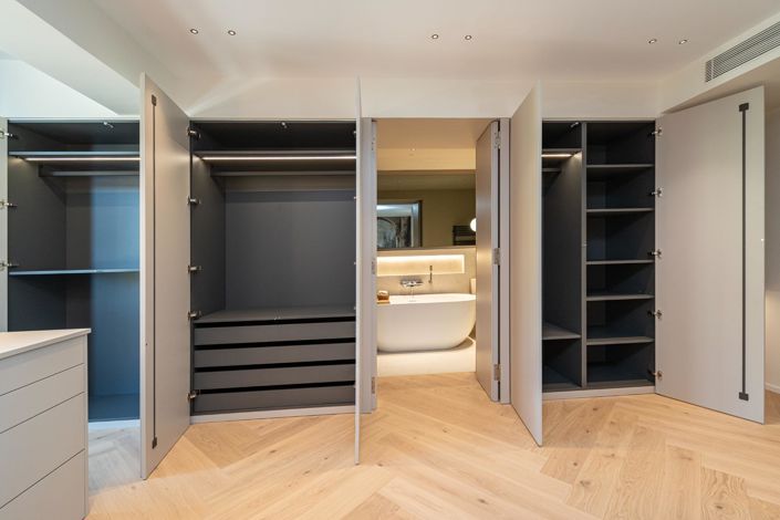 Image No.40-4 Bed Flat for sale