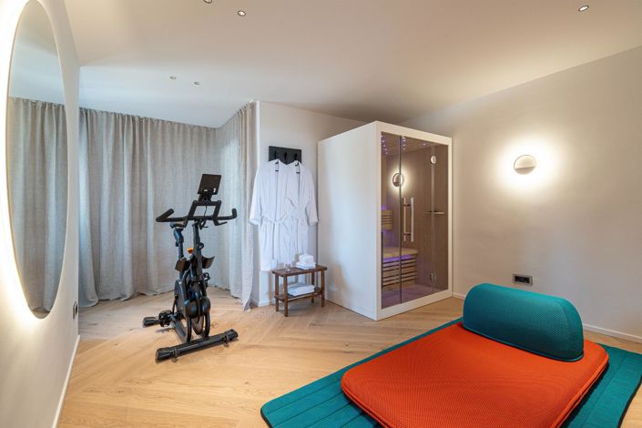 Image No.44-4 Bed Flat for sale