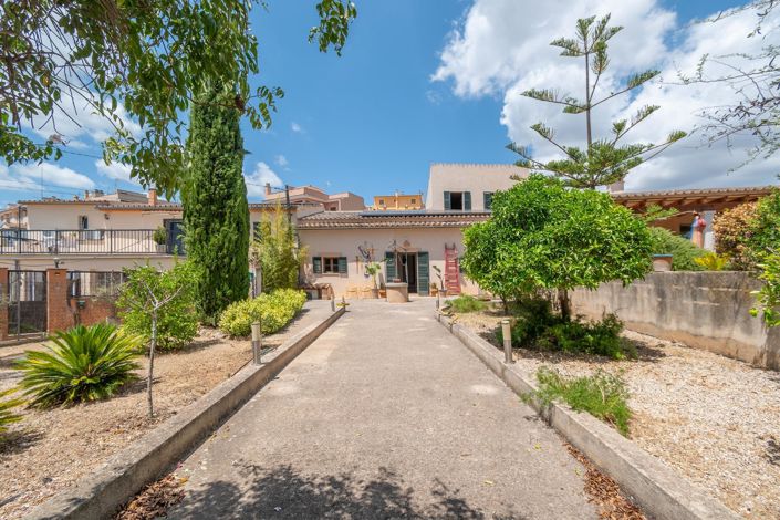 Image No.2-4 Bed Property for sale