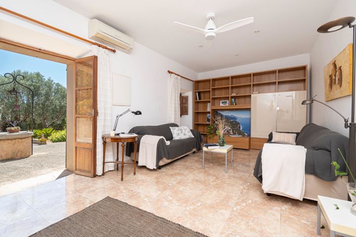 Image No.21-4 Bed Property for sale