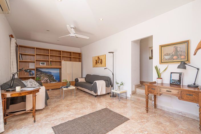 Image No.28-4 Bed Property for sale