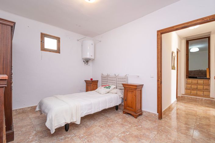 Image No.34-4 Bed Property for sale