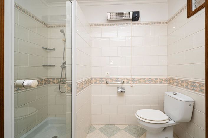 Image No.36-4 Bed Property for sale