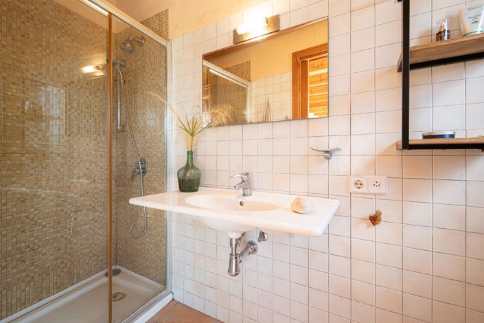 Image No.40-4 Bed Property for sale