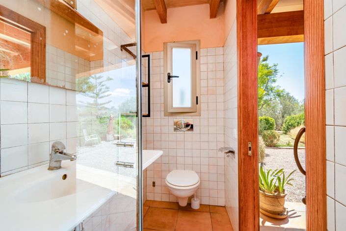 Image No.42-4 Bed Property for sale