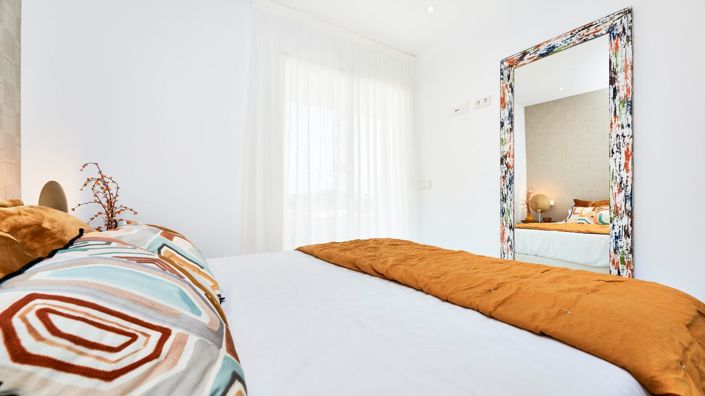 Image No.44-2 Bed Flat for sale