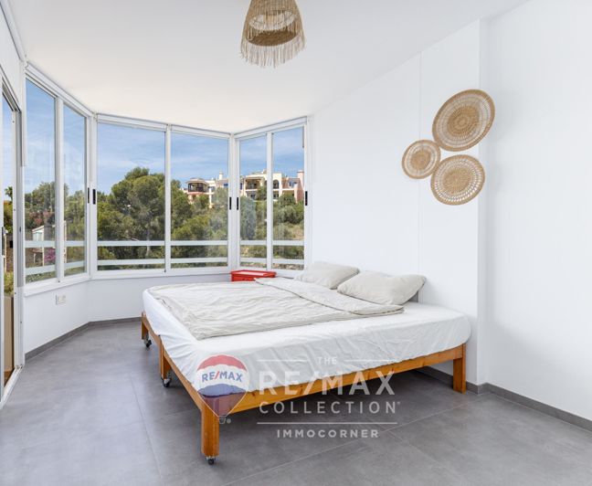 Image No.11-2 Bed Flat for sale