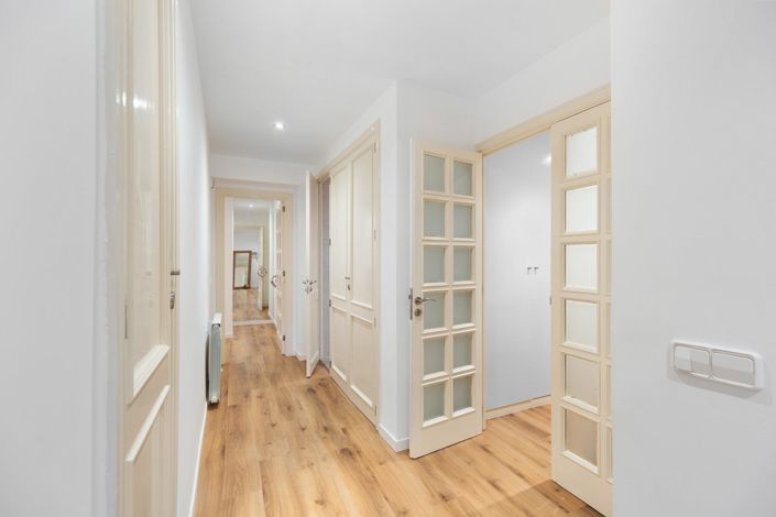 Image No.12-3 Bed Flat for sale