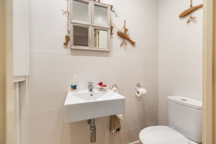 Image No.18-3 Bed Flat for sale