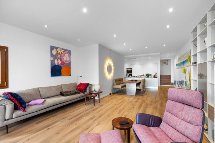 Image No.5-3 Bed Flat for sale