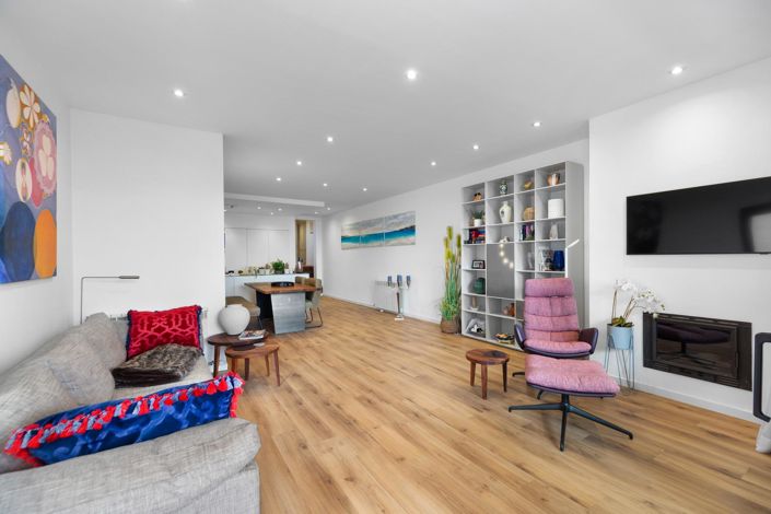 Image No.10-3 Bed Flat for sale