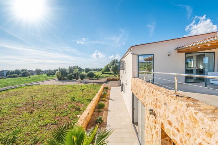 Image No.11-5 Bed Country House for sale