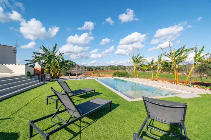 Image No.18-5 Bed Country House for sale