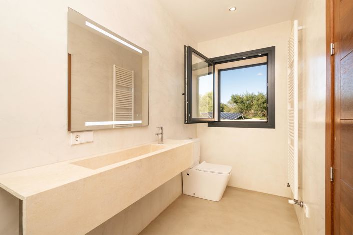 Image No.37-5 Bed Country House for sale