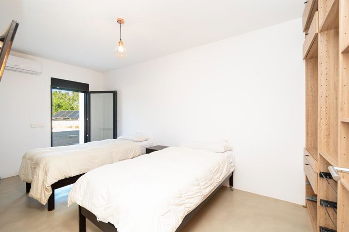 Image No.38-5 Bed Country House for sale