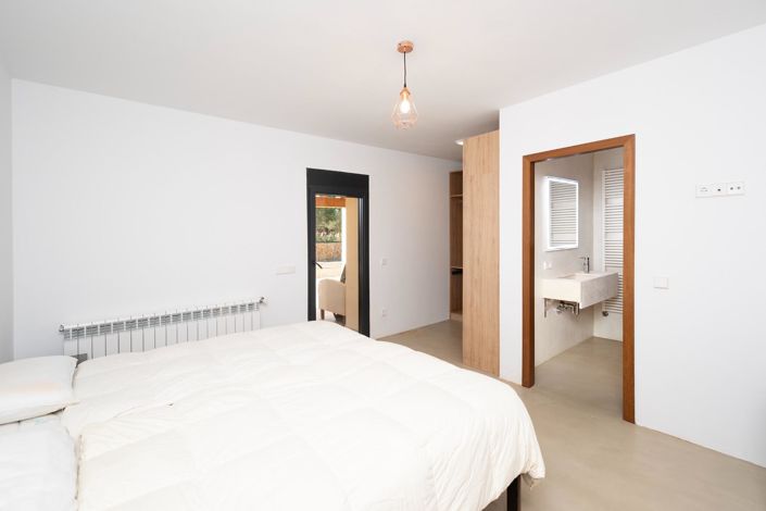 Image No.45-5 Bed Country House for sale