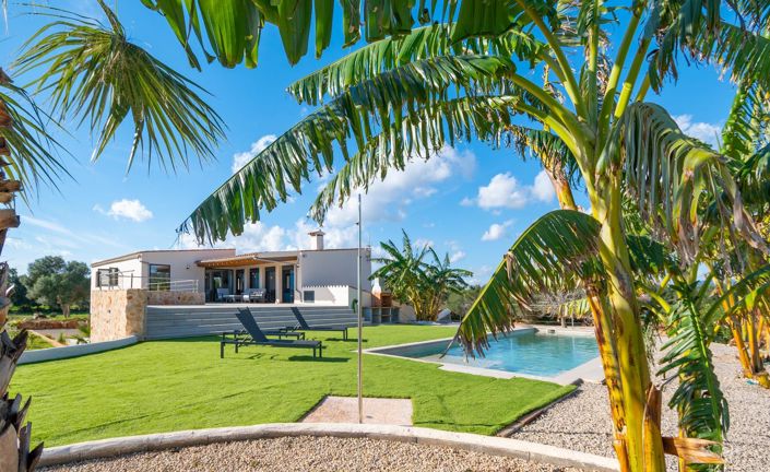 Image No.6-5 Bed Country House for sale