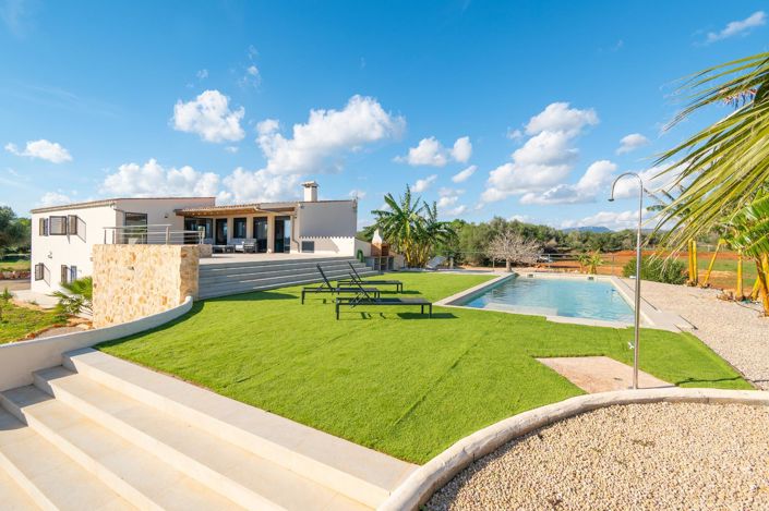 Image No.7-5 Bed Country House for sale