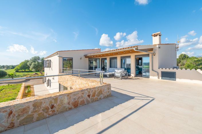 Image No.9-5 Bed Country House for sale