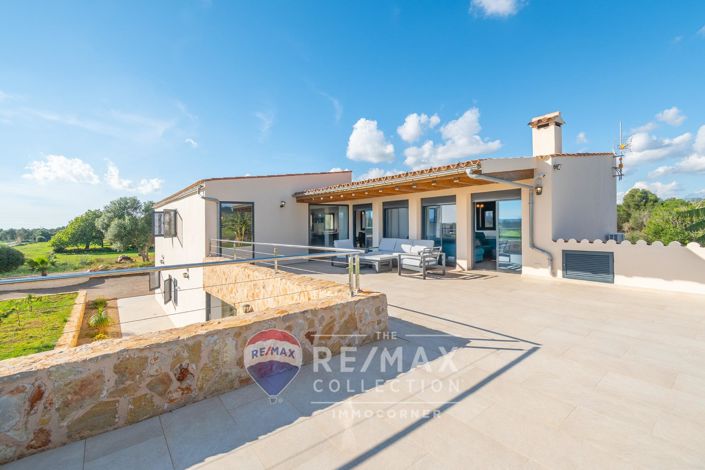 Image No.1-5 Bed Country House for sale