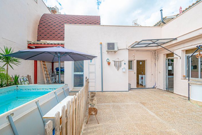Image No.1-3 Bed Property for sale