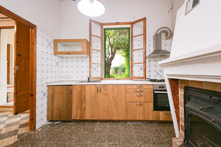 Image No.8-4 Bed Village House for sale