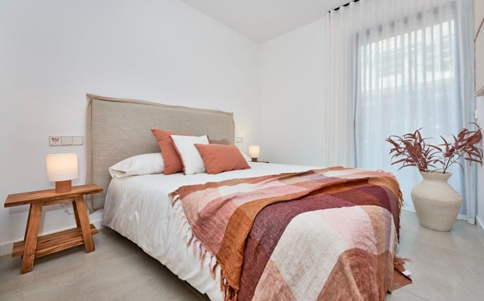 Image No.19-3 Bed Flat for sale