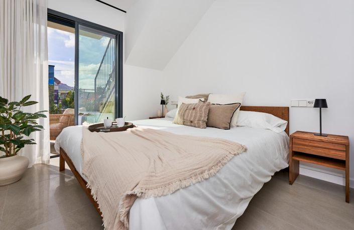 Image No.21-3 Bed Flat for sale