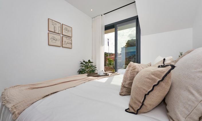 Image No.29-3 Bed Flat for sale