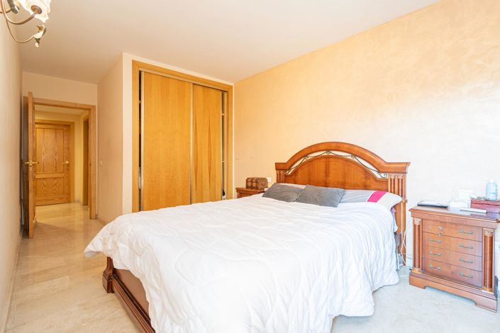 Image No.15-3 Bed Flat for sale