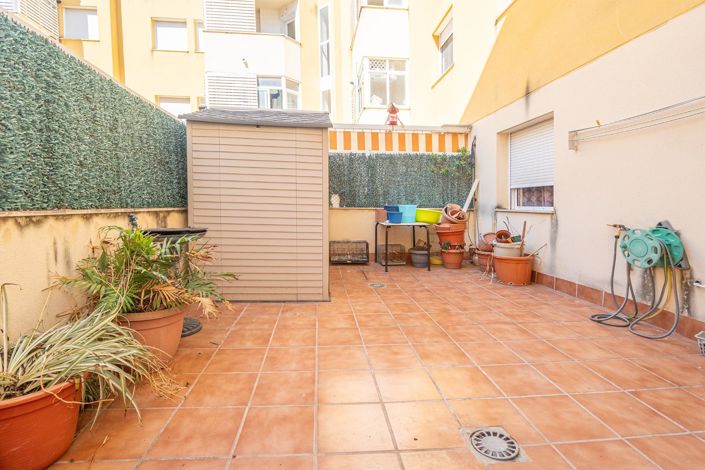 Image No.25-3 Bed Flat for sale