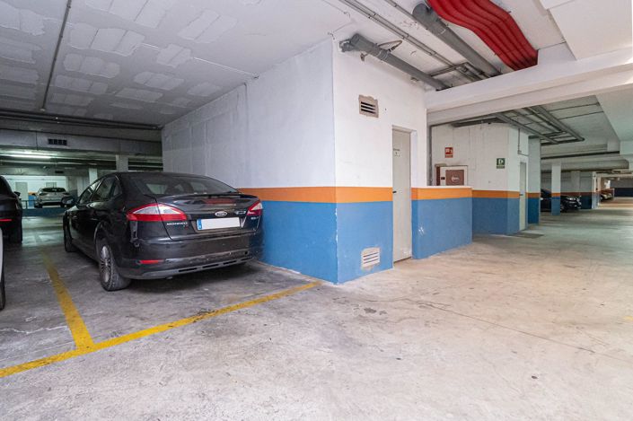 Image No.27-3 Bed Flat for sale