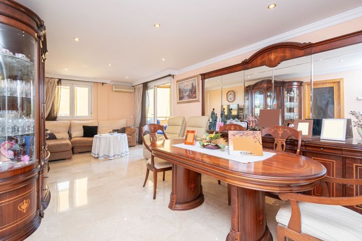 Image No.8-3 Bed Flat for sale