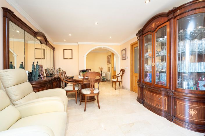 Image No.9-3 Bed Flat for sale