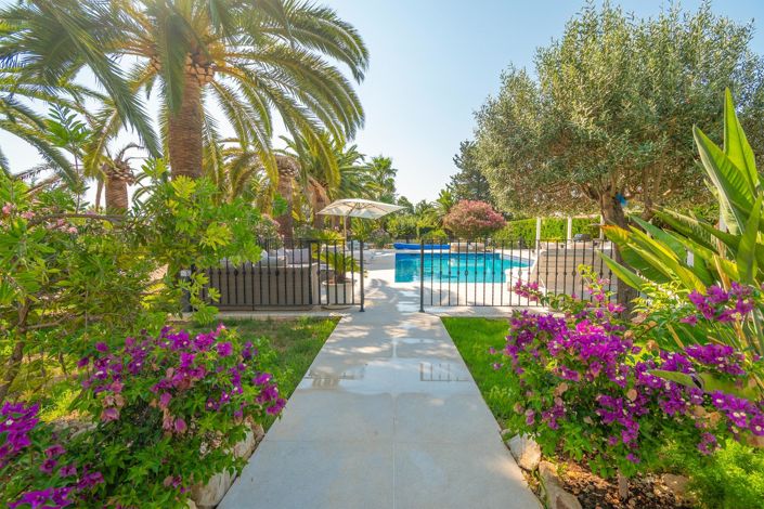 Image No.13-8 Bed Country House for sale